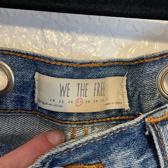 🌻We The Free {27} Distressed Rivet Cut Off Denim Shorts Women Button Fly - Picture 6 of 9